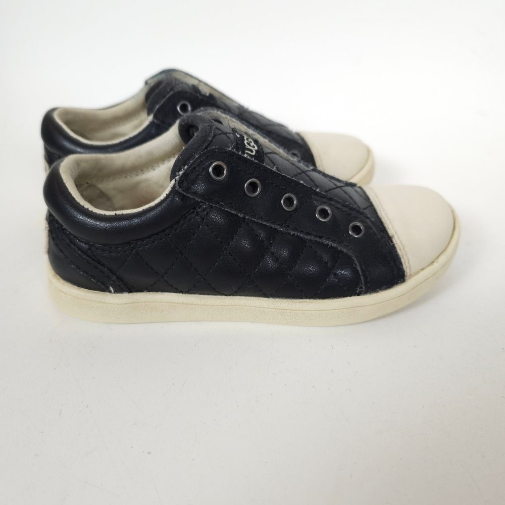 Ugg Kids low top quilted slip on shoes Size 10 black white leather